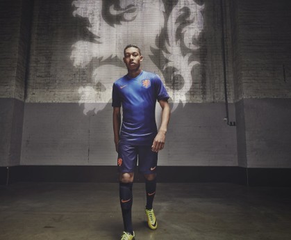 开云棋牌-《ApexLegends》“极夜风暴”地图上线，战术无限变化！